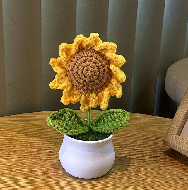 Handwoven Wool Lily & Mini Flowers Pot