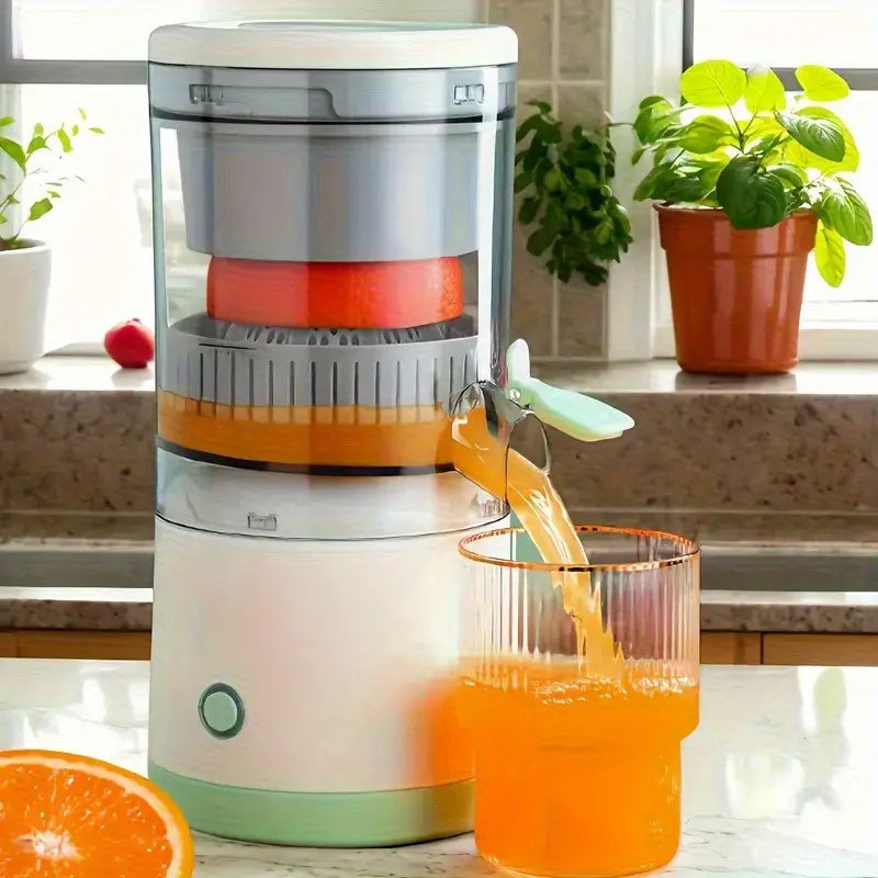 Compact USB Charging Juice Blender – Portable Fruit Juicer for Smoothies &amp; Drinks